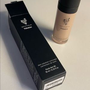 NIB Younique Touch skin solution concealer - Color: Scarlet